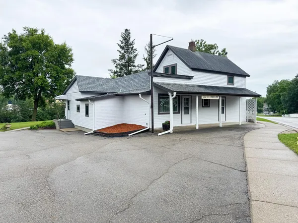 $259,900 | 702 East Beech Avenue, Fergus Falls, MN 56537