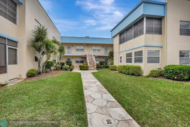 $1,750 | 204 Burgundy North, Unit 204, Delray Beach, FL 33484