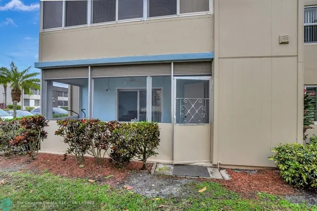 $1,750 | 204 Burgundy North, Unit 204, Delray Beach, FL 33484