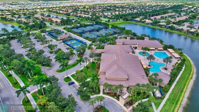 $1,750 | 204 Burgundy North, Unit 204, Delray Beach, FL 33484