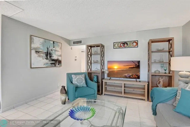 $1,750 | 204 Burgundy North, Unit 204, Delray Beach, FL 33484