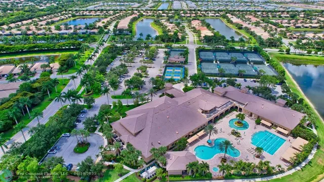 $1,750 | 204 Burgundy North, Unit 204, Delray Beach, FL 33484