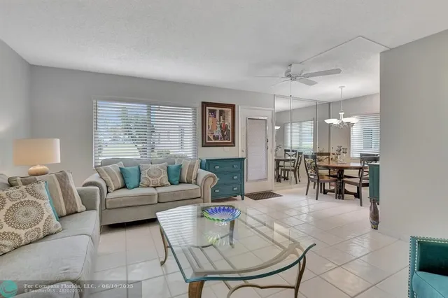 $1,750 | 204 Burgundy North, Unit 204, Delray Beach, FL 33484