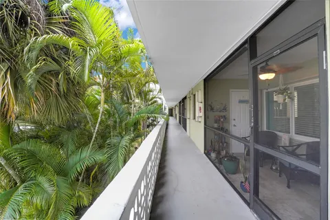 $140,000 | 1425 Arthur Street, Unit 214B, Hollywood, FL 33020