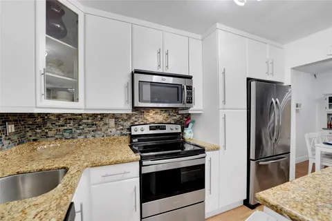 $140,000 | 1425 Arthur Street, Unit 214B, Hollywood, FL 33020