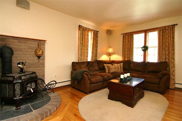 18 Ellen Road Stoneham, MA 02180 - Photo 13 of 28 Gallery Image 13
