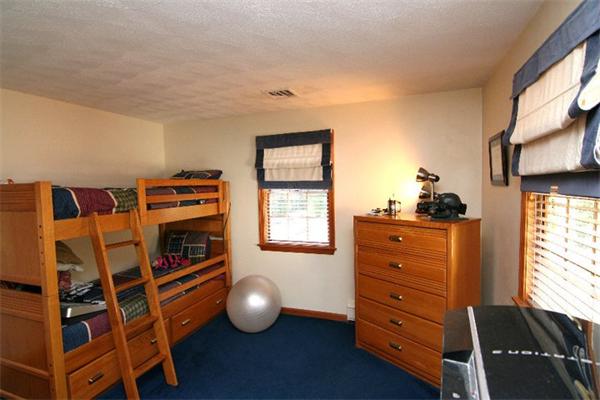 18 Ellen Road Stoneham, MA 02180 - Photo 15 of 28 Gallery Image 15