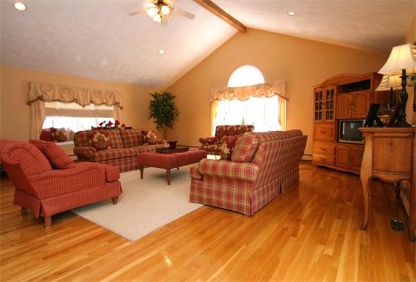 18 Ellen Road Stoneham, MA 02180 - Photo 8 of 28 Gallery Image 8