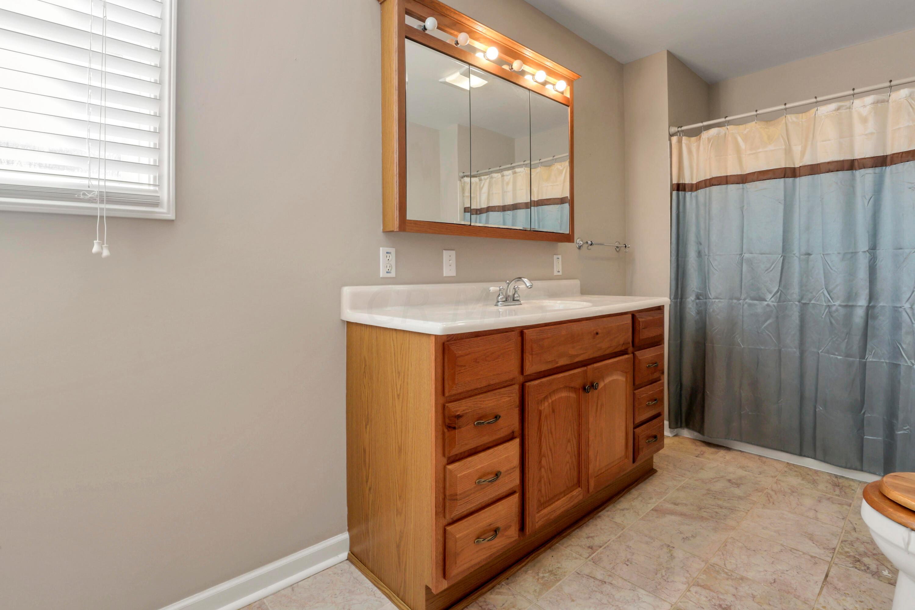 868 Pleasantville Road Lancaster, OH 43130 - Photo 43 of 63 0N4A0784