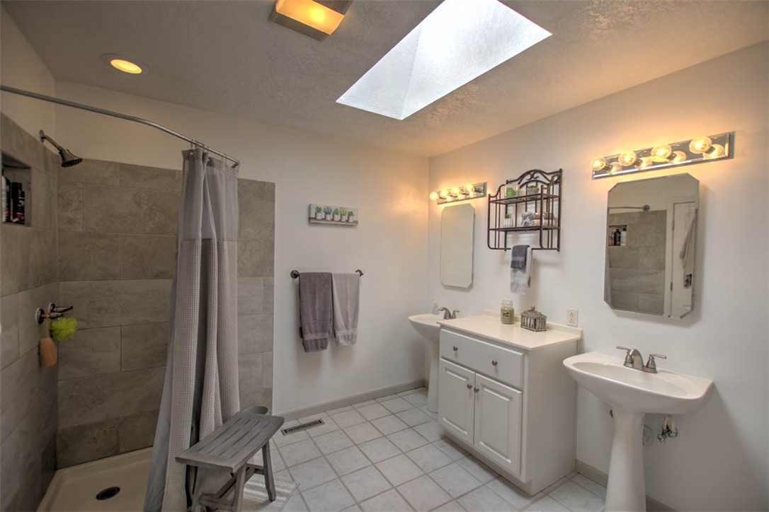 3198 Kathy Court Decatur, IL 62521 - Photo 19 of 40