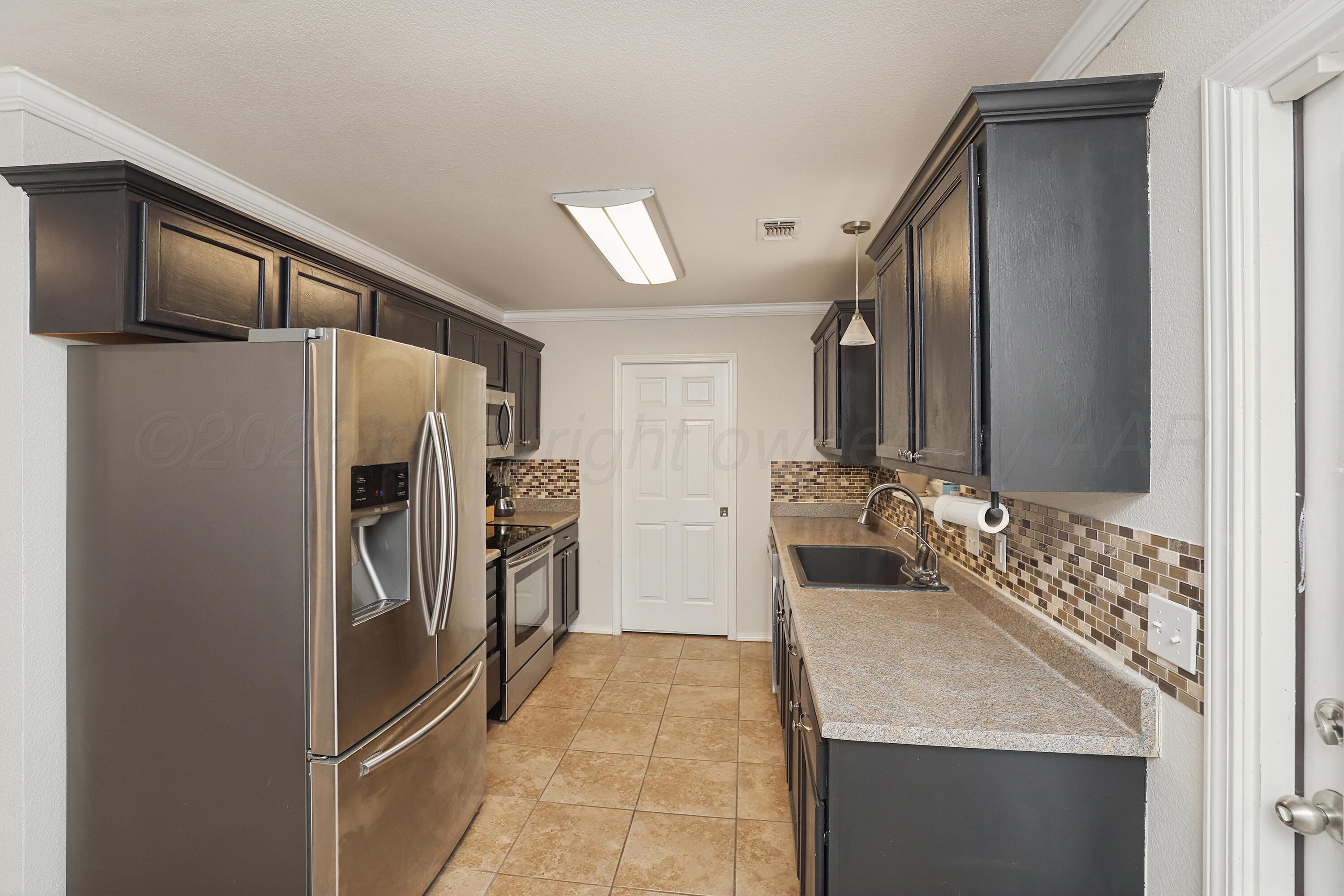 1109 Pagoda Drive Amarillo, TX 79110 - Photo 7 of 19 7-Kitchen