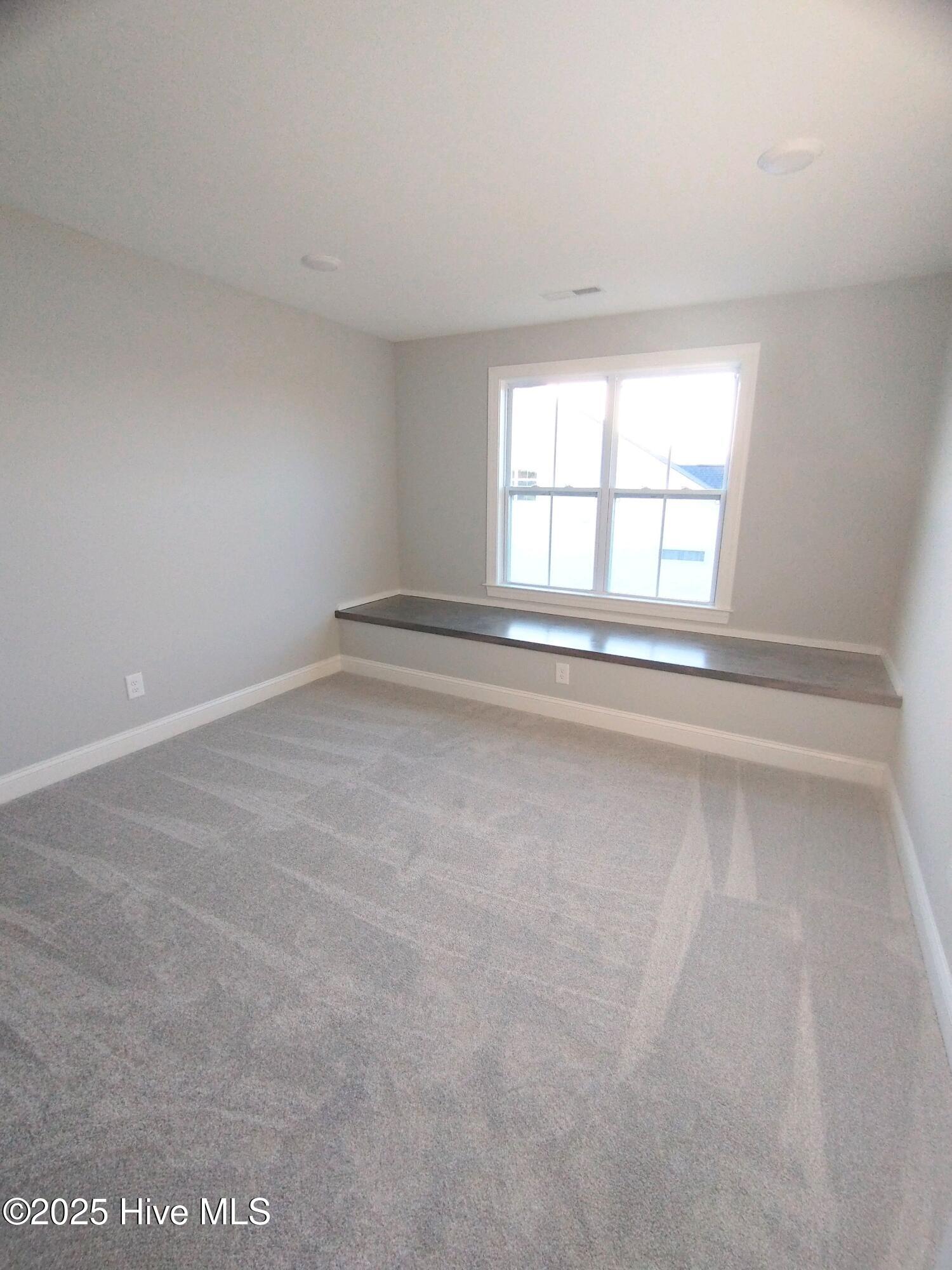 195 Crown Drive Washington, NC 27889 - Photo 10 of 12 Photo similar to