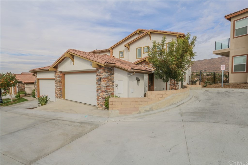 561 Vía Pueblo Riverside, CA 92507 - Photo 1 of 1