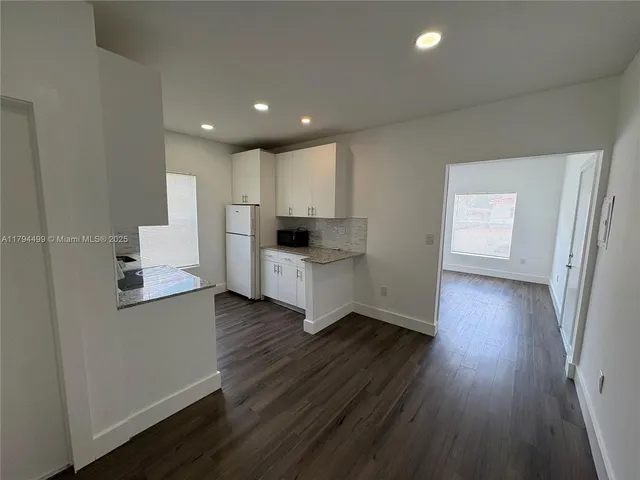 $1,700 | 3237 Southwest 4th Street, Unit 1, Miami, FL 33135