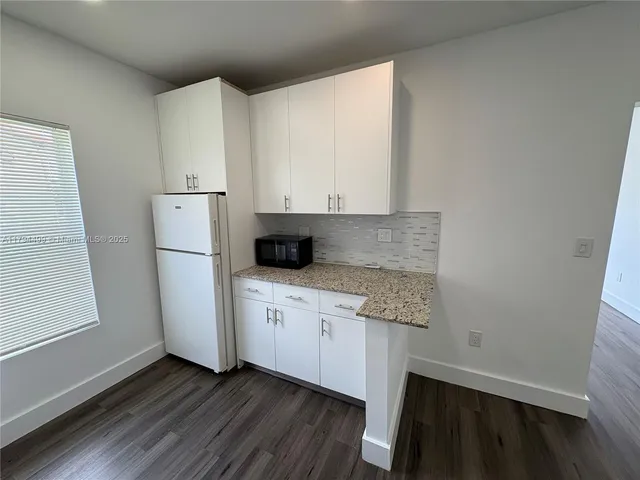 $1,700 | 3237 Southwest 4th Street, Unit 1, Miami, FL 33135