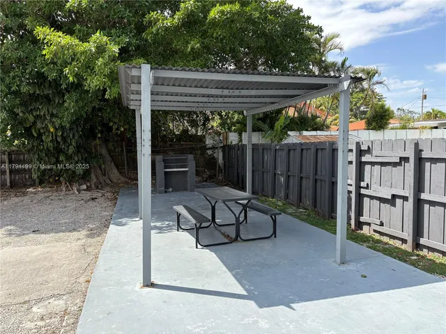 $1,700 | 3237 Southwest 4th Street, Unit 1, Miami, FL 33135