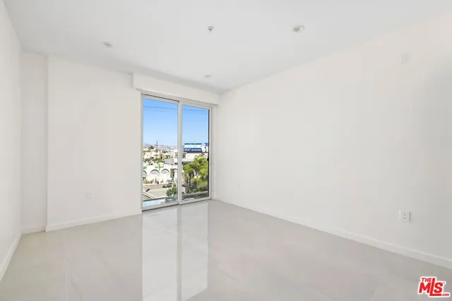 $11,000 | 1414 1/2 South Beverly Drive, Unit 402, Los Angeles, CA 90035