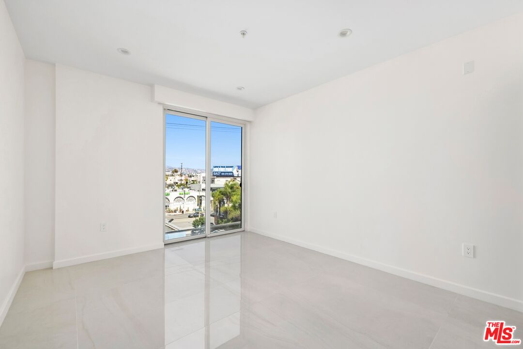 1414 1/2 South Beverly Drive, Unit 402 Los Angeles, CA 90035 - Photo 11 of 15