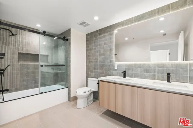 $11,000 | 1414 1/2 South Beverly Drive, Unit 402, Los Angeles, CA 90035