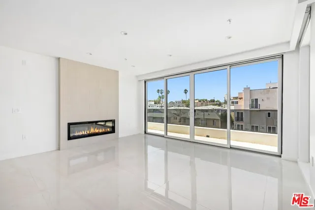 $11,000 | 1414 1/2 South Beverly Drive, Unit 402, Los Angeles, CA 90035