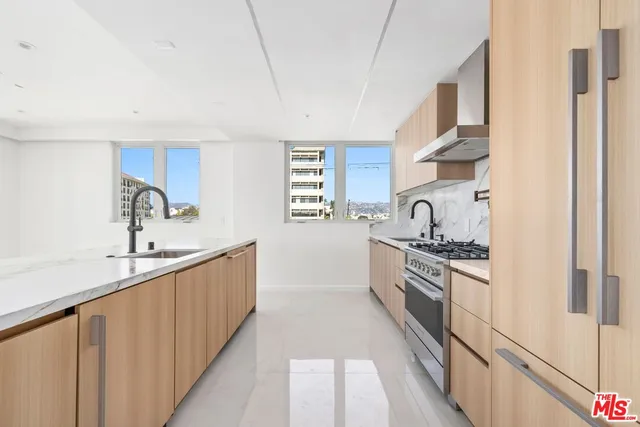 $11,000 | 1414 1/2 South Beverly Drive, Unit 402, Los Angeles, CA 90035