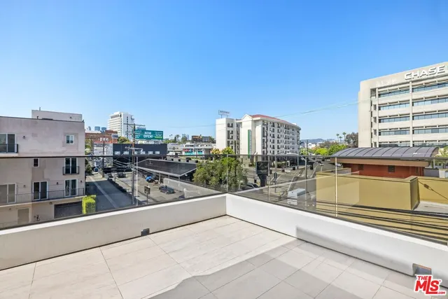 $11,000 | 1414 1/2 South Beverly Drive, Unit 402, Los Angeles, CA 90035