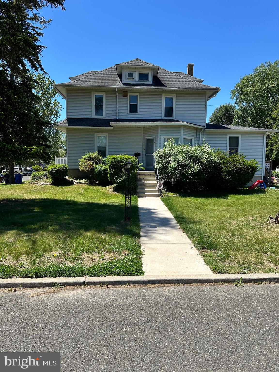202 Washington Avenue Laurel Springs, NJ 08021 - Photo 1 of 34