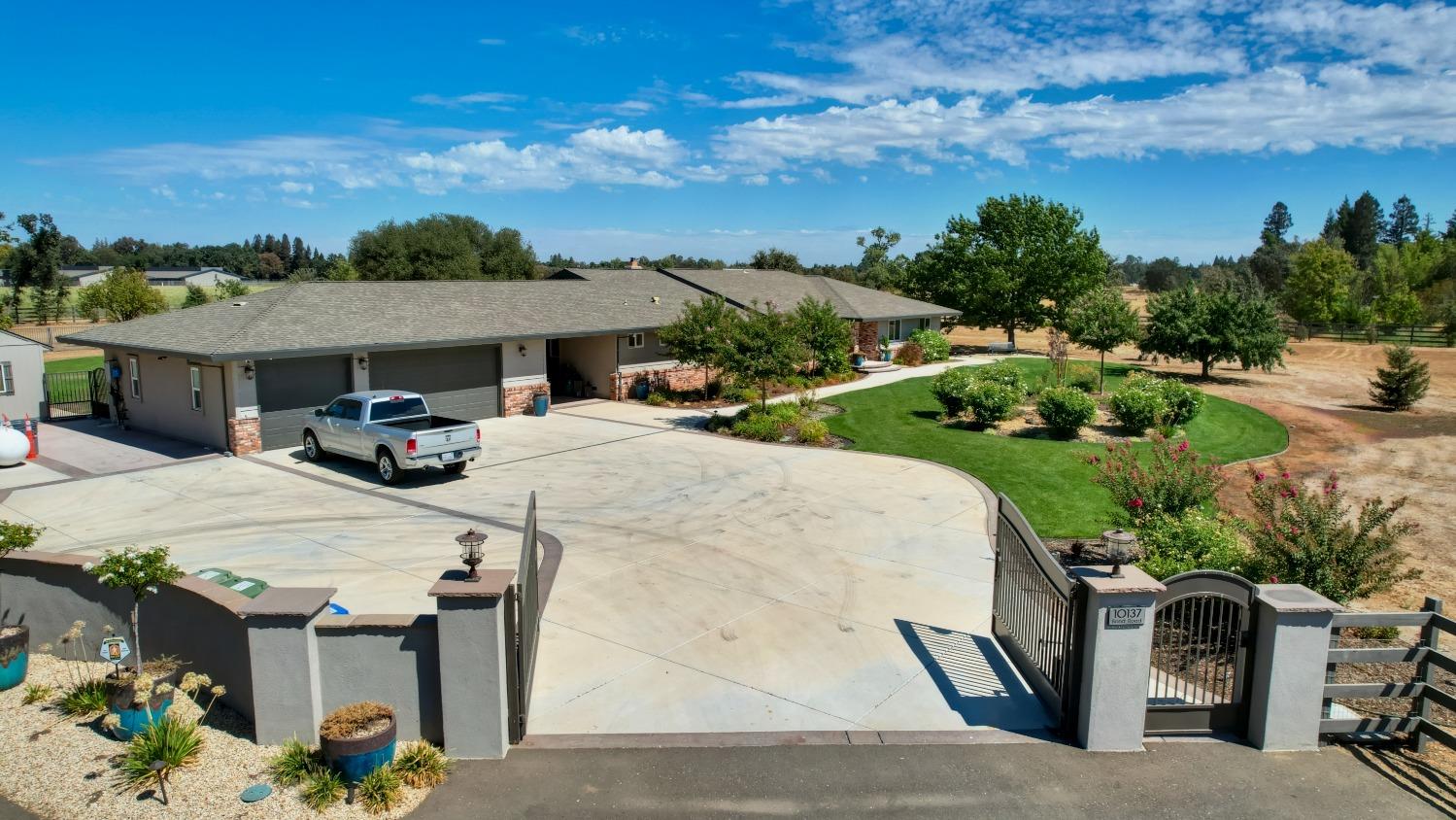 10137 Bond Road Elk Grove, CA 95624 - Photo 1 of 1 Gallery Image 1