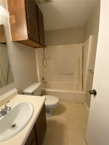 $1,300 | 4229 Interstate Highway, Unit 3, Corpus Christi, TX 78410