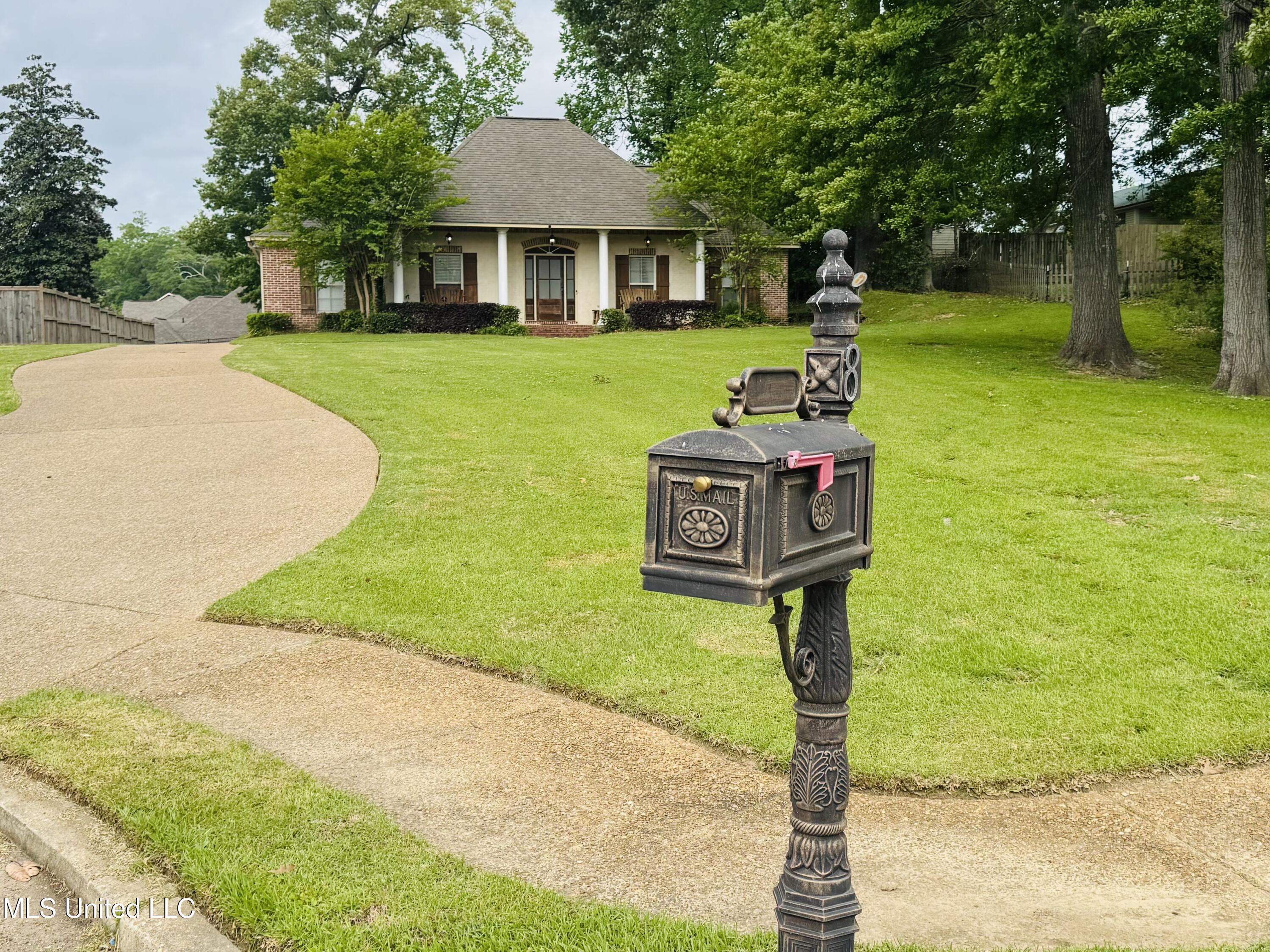 8 Audubon Place Natchez, MS 39120 - Photo 1 of 30 IMG_4341