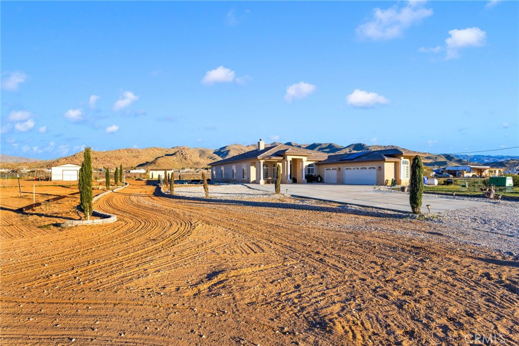 15485 Barker Road Apple Valley, CA 92307 - Photo 6 of 64