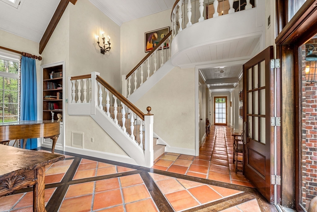 110 Juniper Road Belmont, MA 02478 - Photo 8 of 38