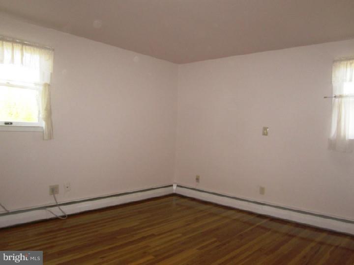 337 Ainslie Road Huntingdon Valley, PA 19006 - Photo 7 of 16 Bedroom - Main