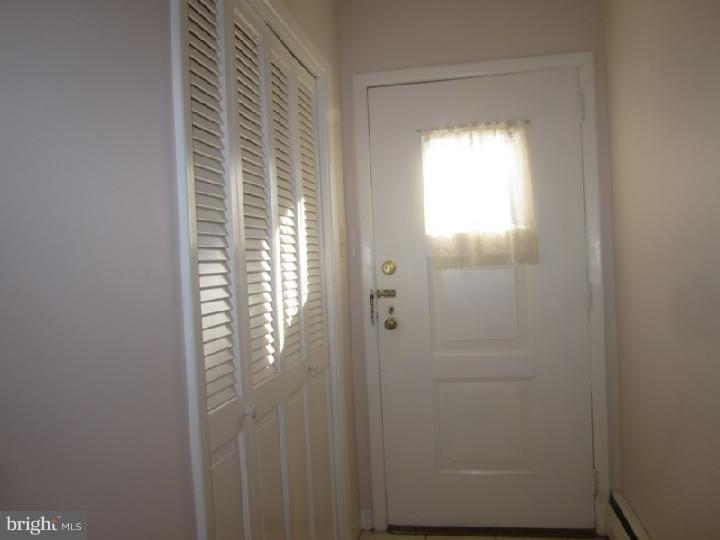 337 Ainslie Road Huntingdon Valley, PA 19006 - Photo 10 of 16 Hallway