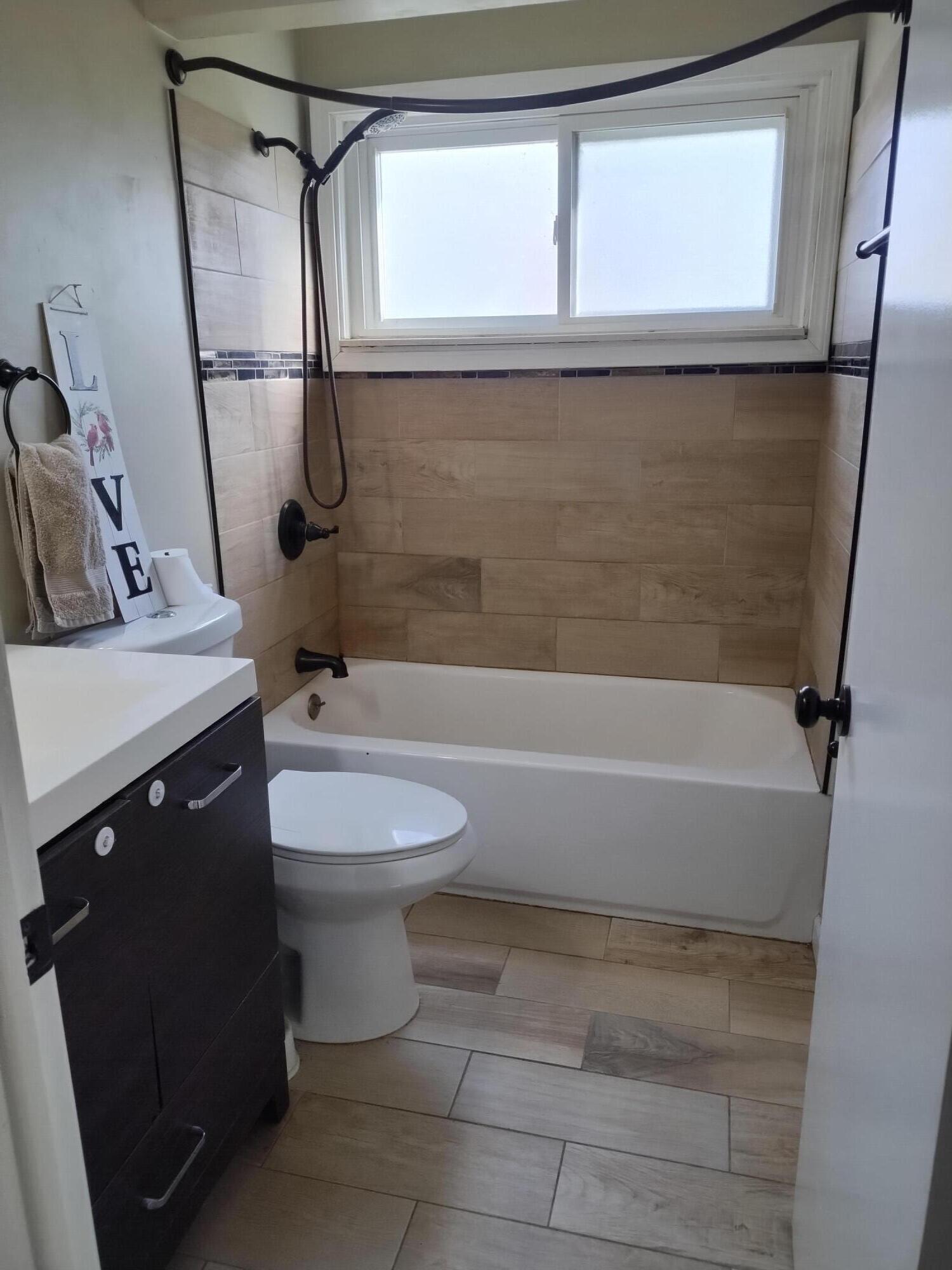 23058 Donald Avenue Eastpointe, MI 48021 - Photo 7 of 8 1000002188