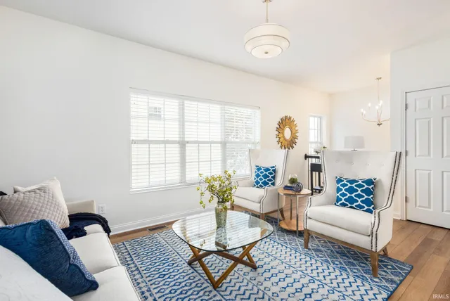 $879,900 | 1754 Willis Street, South Bend, IN 46637