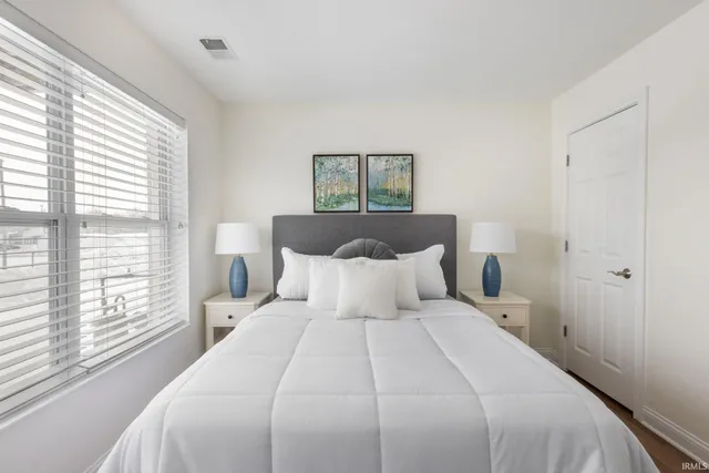 $879,900 | 1754 Willis Street, South Bend, IN 46637