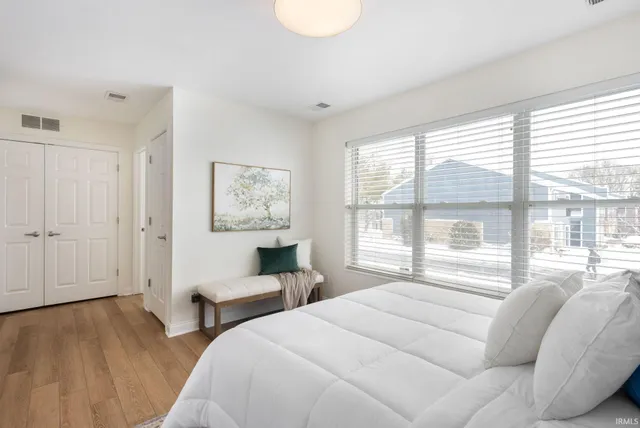 $879,900 | 1754 Willis Street, South Bend, IN 46637