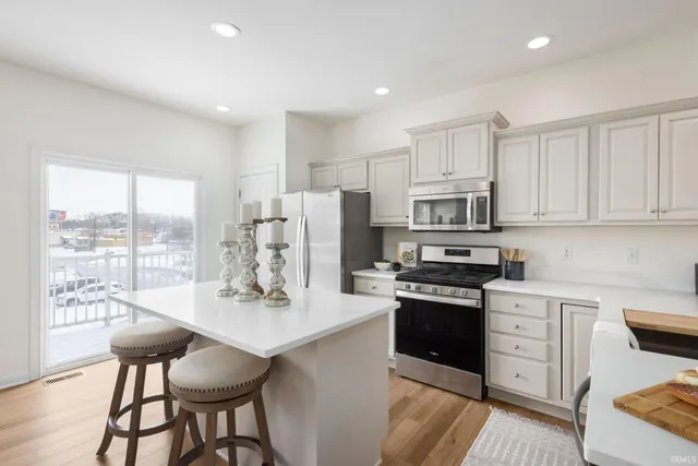 $879,900 | 1754 Willis Street, South Bend, IN 46637