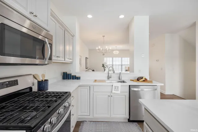 $879,900 | 1754 Willis Street, South Bend, IN 46637