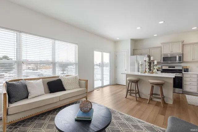 $879,900 | 1754 Willis Street, South Bend, IN 46637