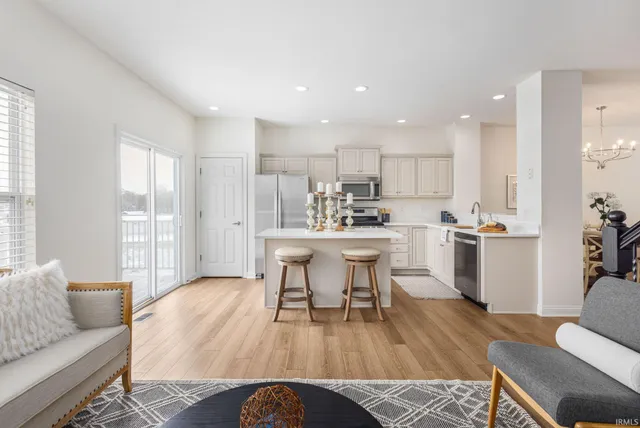 $879,900 | 1754 Willis Street, South Bend, IN 46637