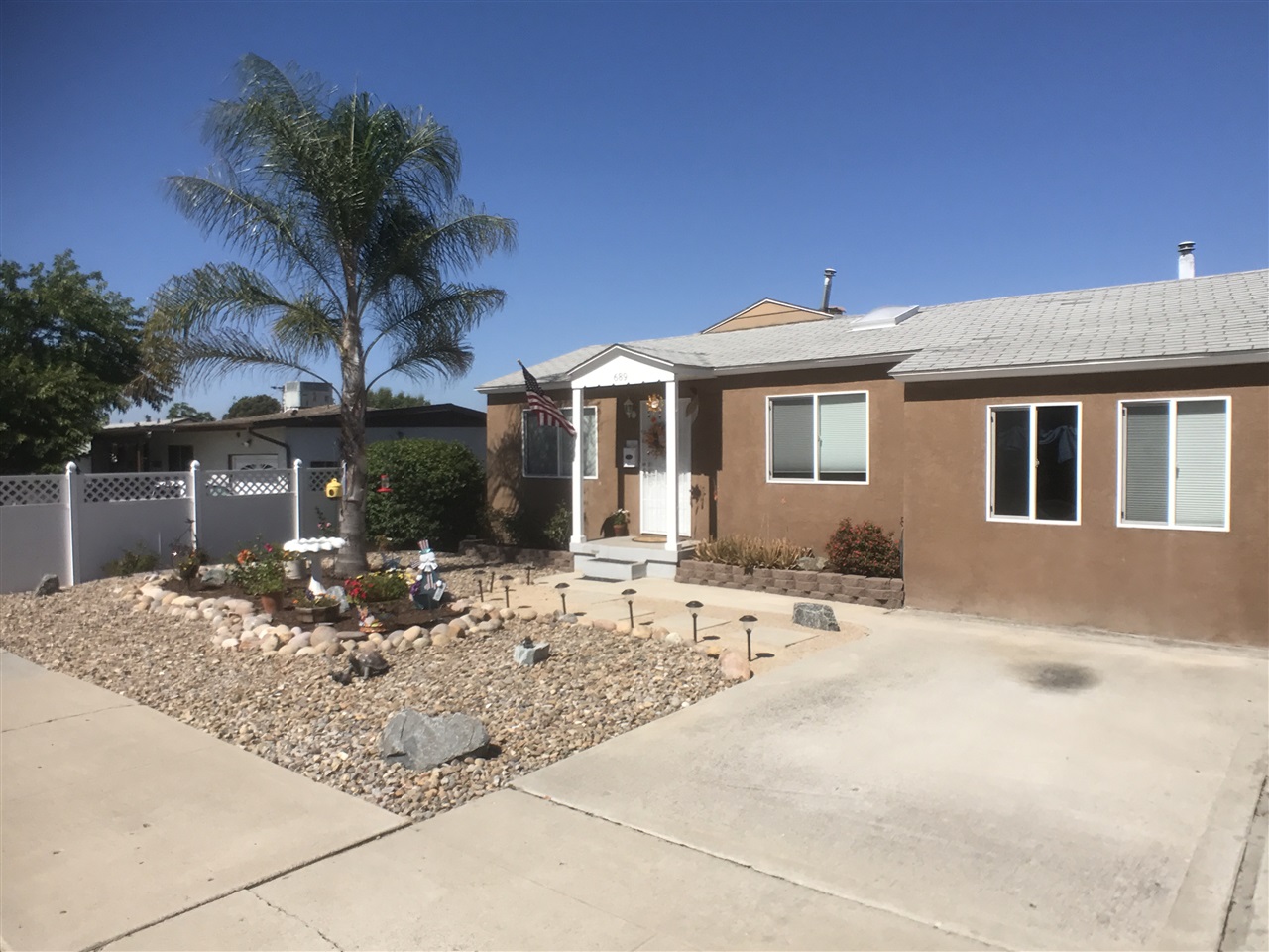 689 El Monte Road El Cajon, CA 92020 - Photo 2 of 19