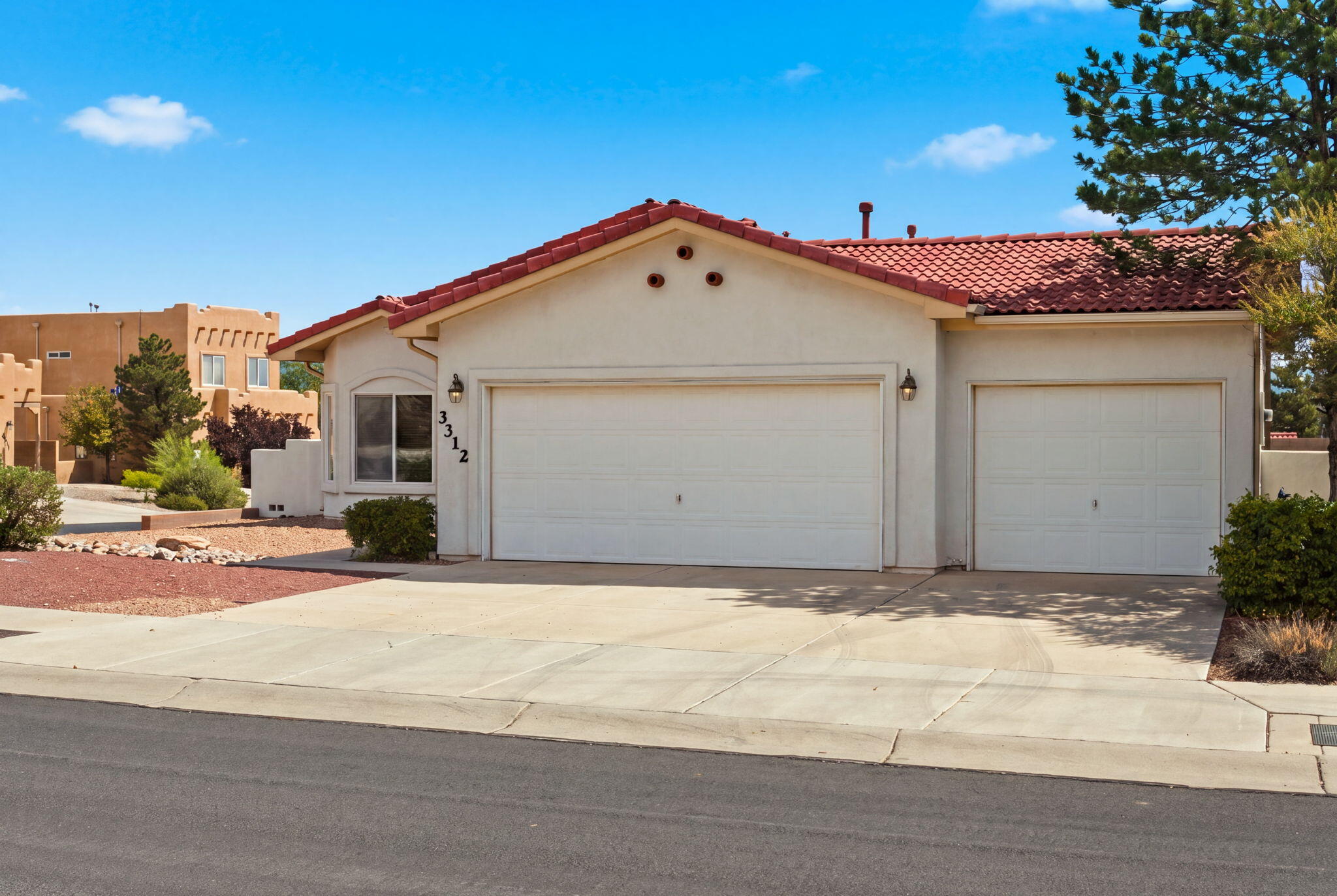 3312 Rio Linda Drive Southwest Albuquerque, NM 87121 - Photo 3 of 29 Gallery Image 3