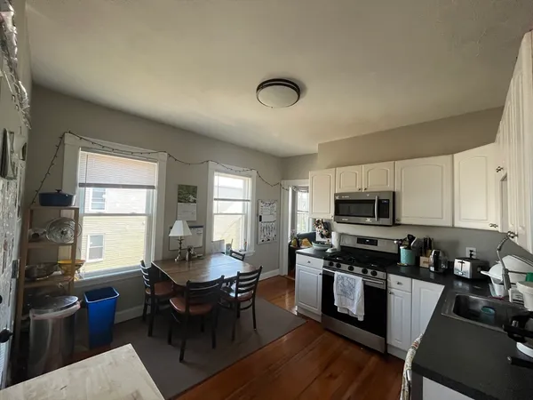 $4,500 | 83 Beacon Street, Unit 2, Somerville, MA 02143