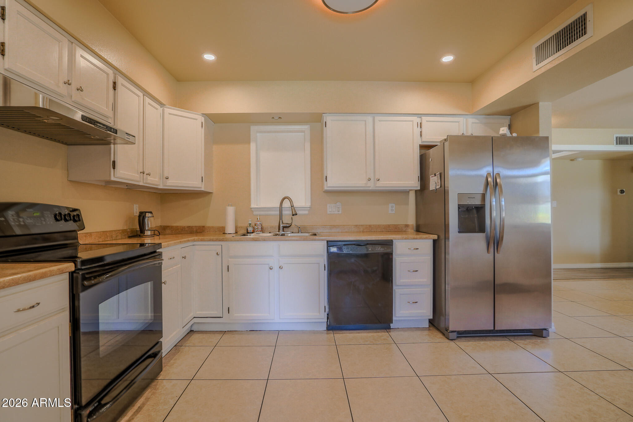 845 West Romo Jones Street Tempe, AZ 85281 - Photo 7 of 32 DSC00072-HDR