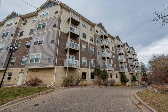 $219,000 | 4824 East 53rd Street, Unit 322, Minneapolis, MN 55417