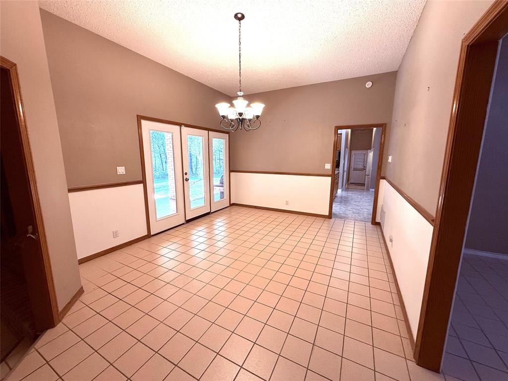 12098 Squirrel Road Pittsburg, TX 75686 - Photo 4 of 37 a view of a interior of the house