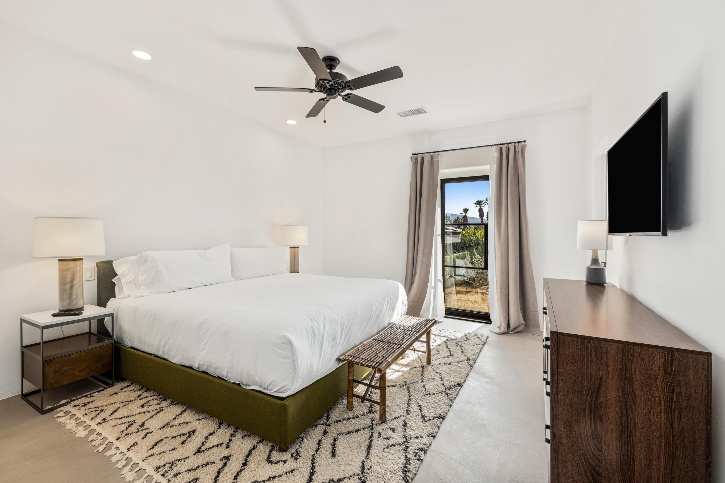 594 West Stevens Road, Unit A Palm Springs, CA 92262 - Photo 105 of 133 068A0075