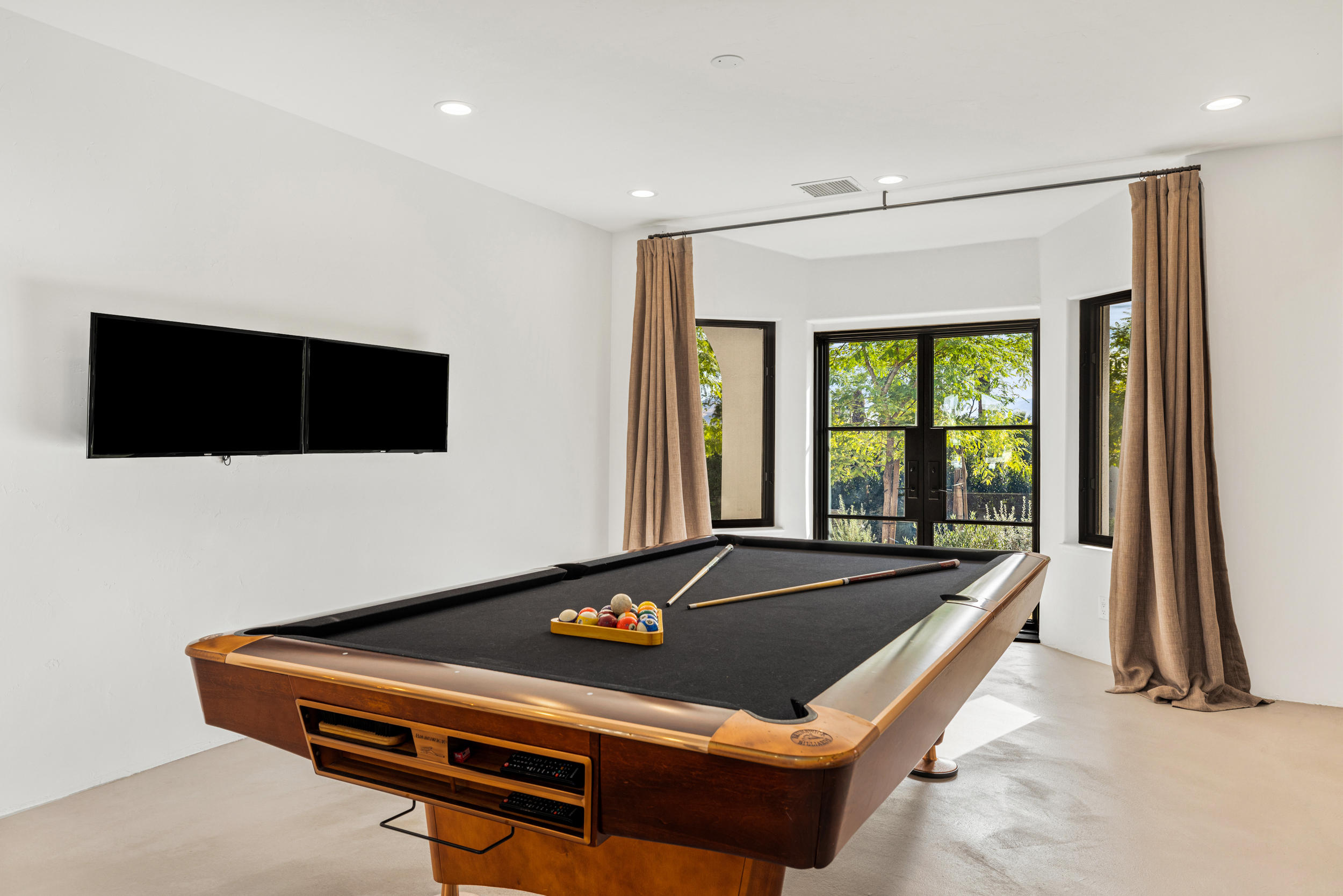 594 West Stevens Road, Unit A Palm Springs, CA 92262 - Photo 38 of 133 068A0268